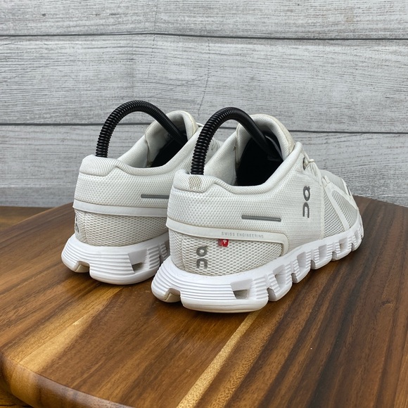 ON Running Cloud 5 White Slip On Lifestyle Shoes Women’s Sneaker Size 7.5 - Picture 5 of 12